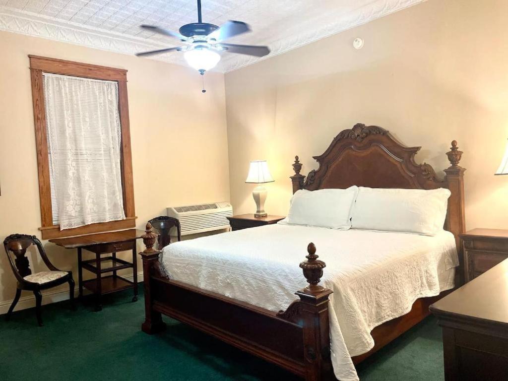 The Eastland Historic Hotel- Imperial Room Экстерьер фото
